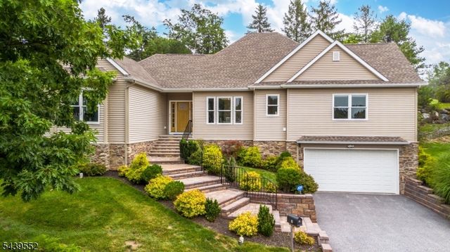 18 Post Oak Ct, Hardyston Twp., NJ 07419