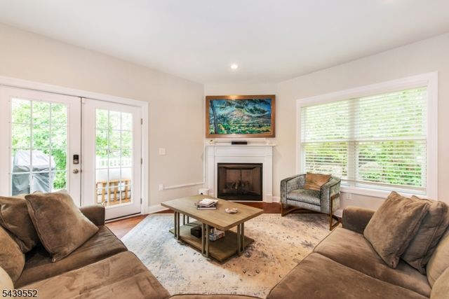 18 Post Oak Ct, Hardyston Twp., NJ 07419