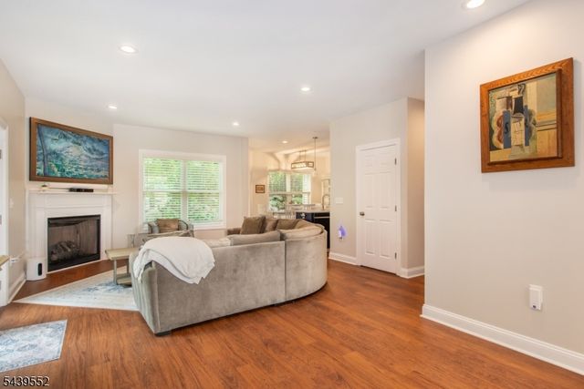 18 Post Oak Ct, Hardyston Twp., NJ 07419