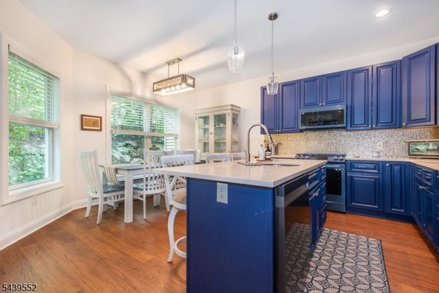 18 Post Oak Ct, Hardyston Twp., NJ 07419