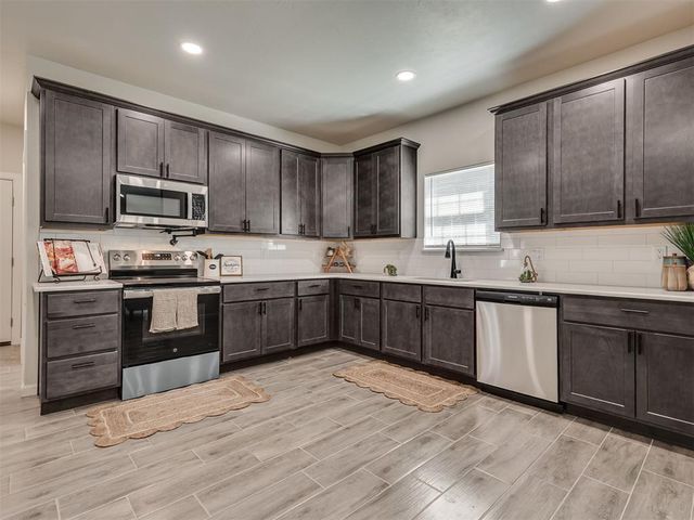706 E Lincoln Avenue, Guthrie, OK 73044
