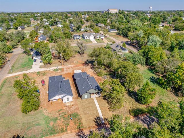 706 E Lincoln Avenue, Guthrie, OK 73044