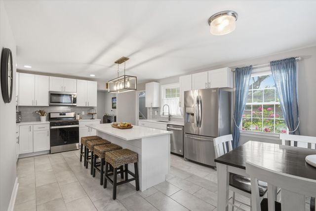 2388 Erskine Avenue, Charleston, SC 29414