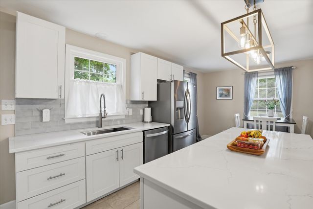 2388 Erskine Avenue, Charleston, SC 29414