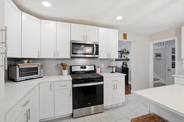2388 Erskine Avenue, Charleston, SC 29414