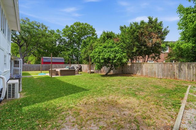 2388 Erskine Avenue, Charleston, SC 29414