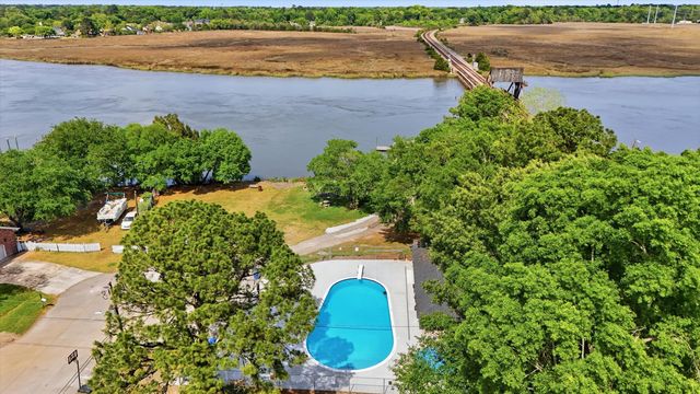 2388 Erskine Avenue, Charleston, SC 29414