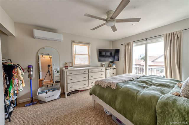 912 Pacific Street, Lindenhurst, NY 11757