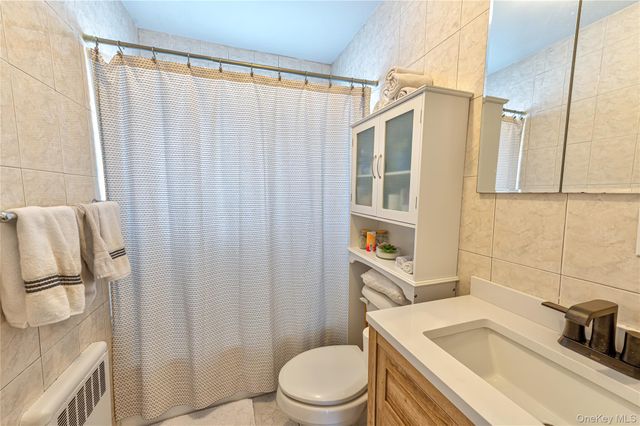 912 Pacific Street, Lindenhurst, NY 11757