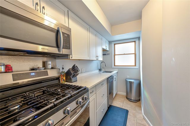 912 Pacific Street, Lindenhurst, NY 11757