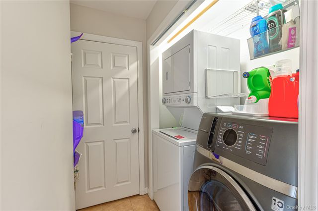 912 Pacific Street, Lindenhurst, NY 11757