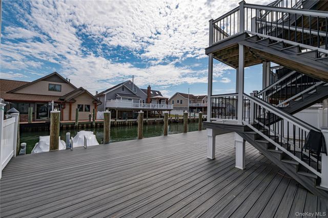 912 Pacific Street, Lindenhurst, NY 11757