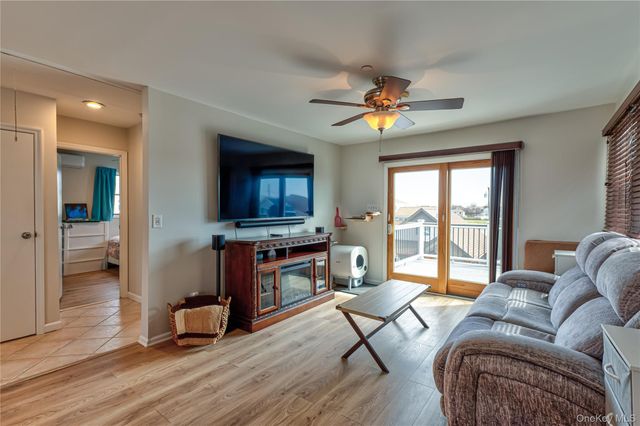 912 Pacific Street, Lindenhurst, NY 11757