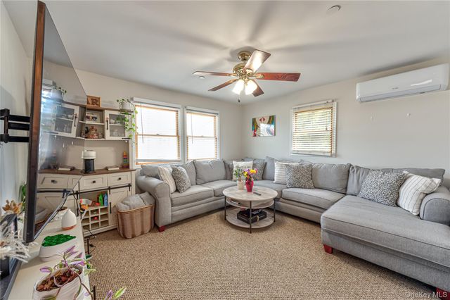 912 Pacific Street, Lindenhurst, NY 11757