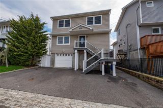 912 Pacific Street, Lindenhurst, NY 11757