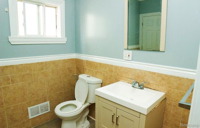 12153 McDougall Street, Hamtramck, MI 48212