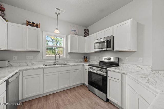 2031 Folkstone Woods Lane, Holly Ridge, NC 28445