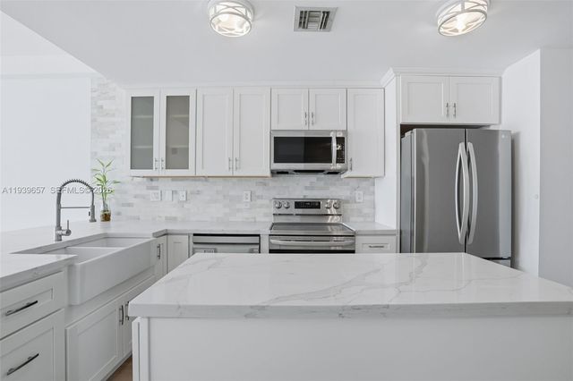 6580 Indian Creek Dr 304, Miami Beach, FL 33141