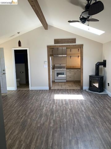 208 Circuit DR, Roseville, CA 95678