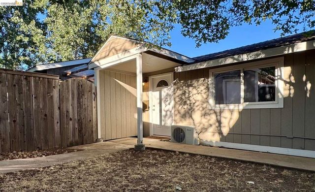 208 Circuit DR, Roseville, CA 95678