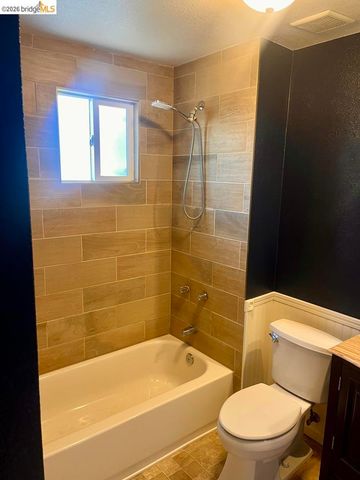 208 Circuit DR, Roseville, CA 95678