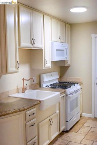 208 Circuit DR, Roseville, CA 95678