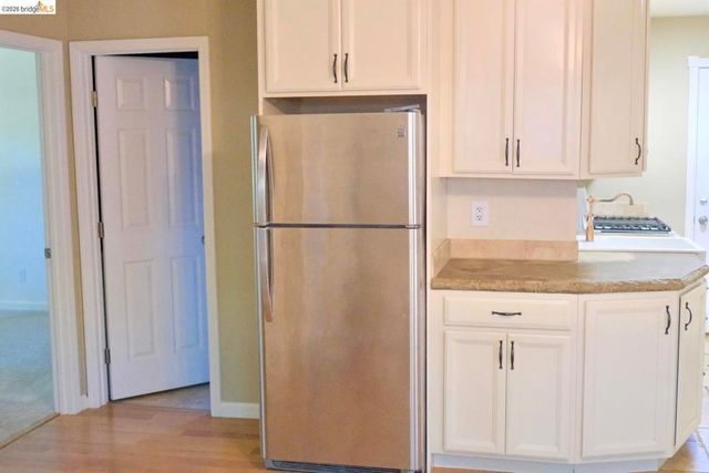 208 Circuit DR, Roseville, CA 95678