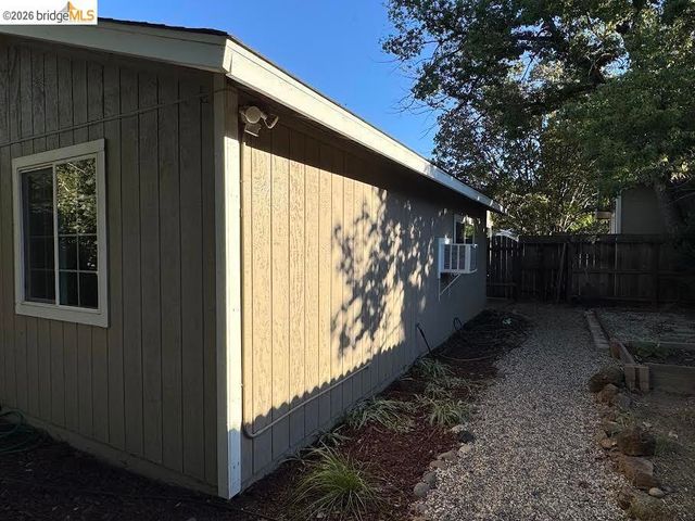208 Circuit DR, Roseville, CA 95678