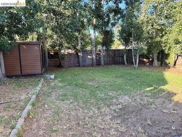 208 Circuit DR, Roseville, CA 95678