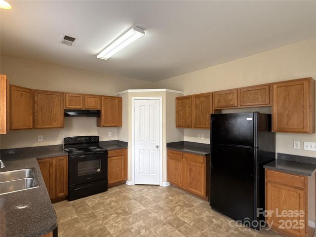 13802 Plowdon Court, Charlotte, NC 28215