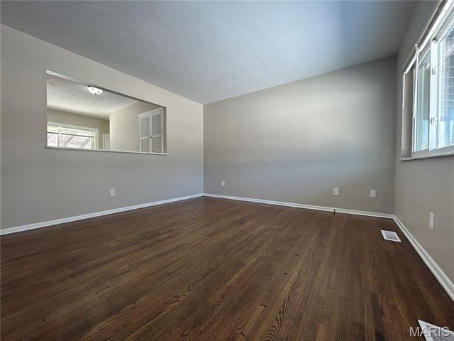 5319 Grove Avenue, St Louis, MO 63135