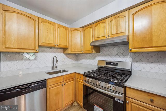 18910 SMOOTHSTONE WAY #1, Montgomery Village, MD 20886