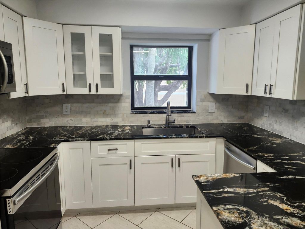 16251 Golf Club Road 212, Weston, FL 33326