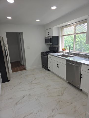 26786 barrington Street, Madison Heights, MI 48071