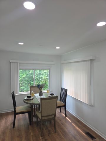 26786 barrington Street, Madison Heights, MI 48071