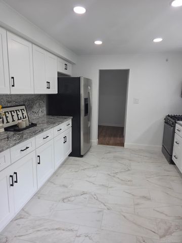 26786 barrington Street, Madison Heights, MI 48071