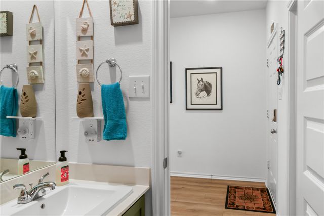 808 Jaguar Ridge, Godley, TX 76044