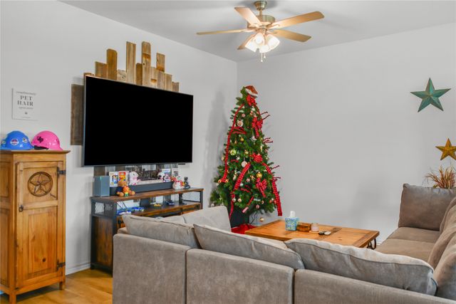 808 Jaguar Ridge, Godley, TX 76044