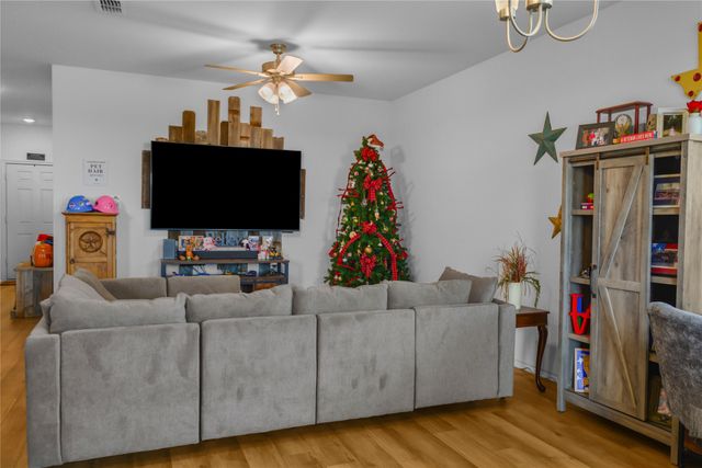 808 Jaguar Ridge, Godley, TX 76044