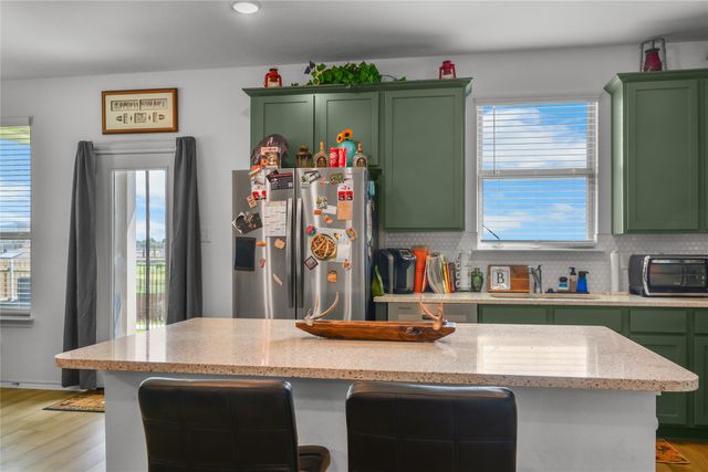 808 Jaguar Ridge, Godley, TX 76044