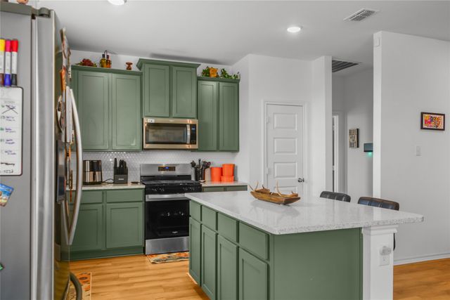 808 Jaguar Ridge, Godley, TX 76044