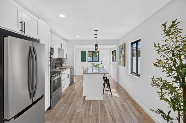 711 19TH AVENUE S, St Petersburg, FL 33705