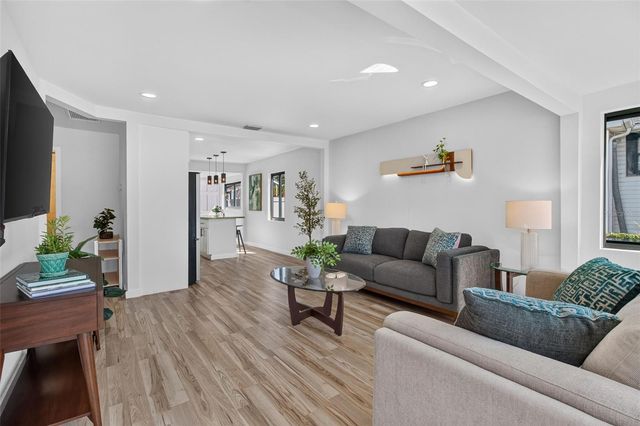 711 19TH AVENUE S, St Petersburg, FL 33705