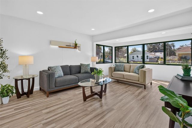 711 19TH AVENUE S, St Petersburg, FL 33705