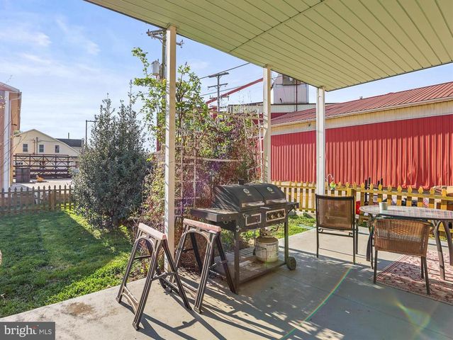 4 S PENN ST, Hanover, PA 17331