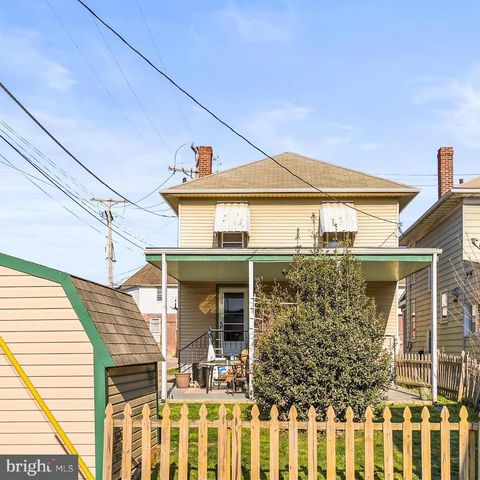 4 S PENN ST, Hanover, PA 17331
