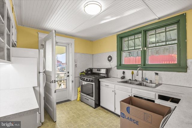 4 S PENN ST, Hanover, PA 17331