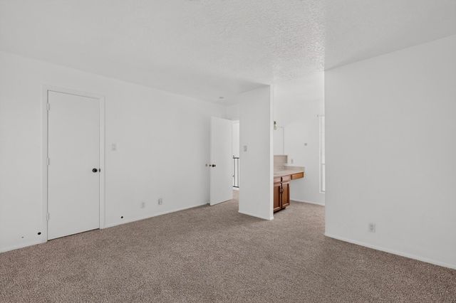 52 Calle San Blas NE, Albuquerque, NM 87109