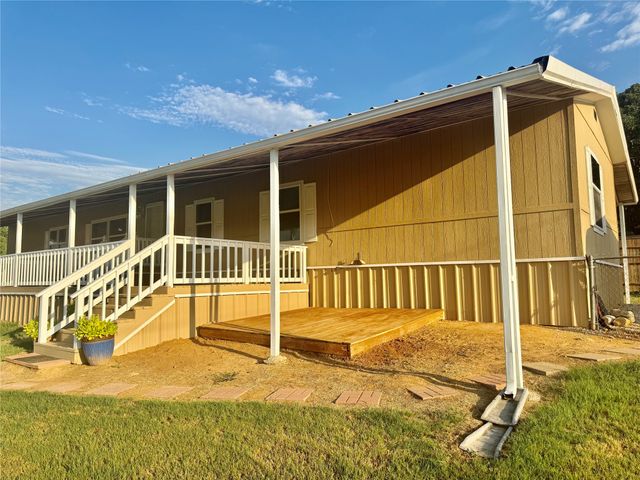 934 Tiffany Street, Reno, TX 76020