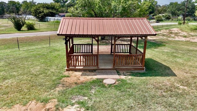 934 Tiffany Street, Reno, TX 76020